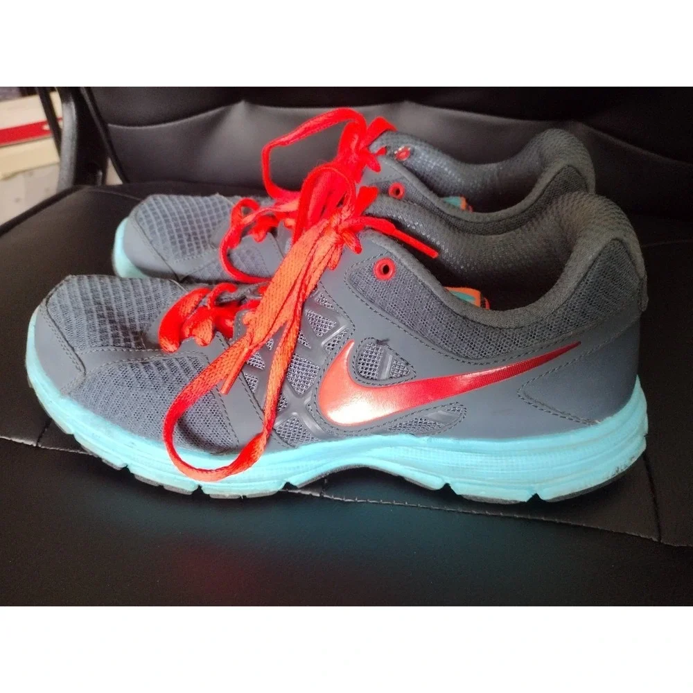 Nike Relentless 2 Womens Size 9 Running Shoes Grey Blue‎ Crimson Sneakers